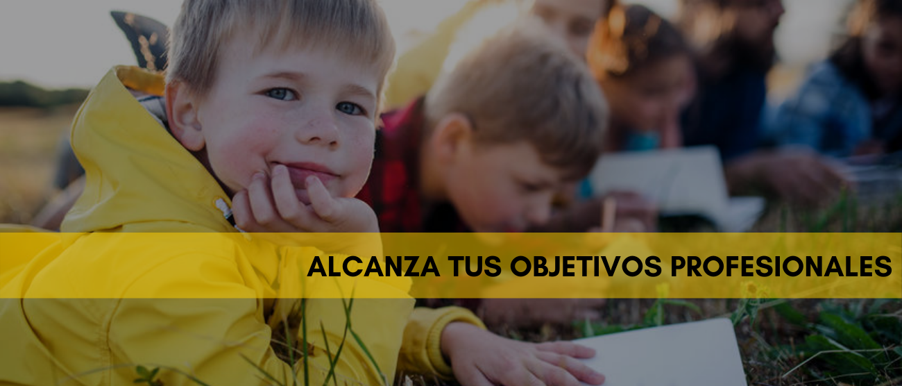 Ni�o con monitores